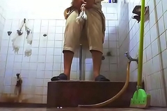 pakistani teen fingering ass in toilet