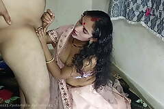 The servant fucks the Indian bride after watching her alone nearly the room on their wedding day
