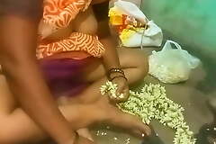Desi aunty sex at home