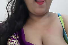 desi Indian horny girl does seducing saree stripping for her boyfriend on webcam part 2