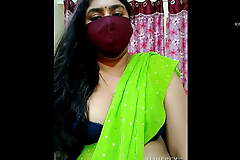 Desi Indian aunty approximately a sexy figure