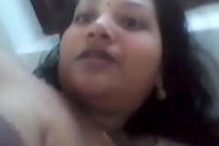 Mallu aunty showing won't move quickly Big Chest