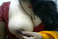 Desi Indian aunty does a nude webcam show
