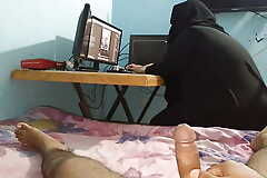 (35 year old Aunty ke sath Chudai) Indian Aunty Work Atop Computer, im Masturbat Beside, when she looked then I drilled her
