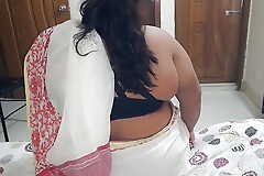 (Tamil Hot Aunty Priya Chatterjee ko Badi gand Chudai) Desi Aunty's heavy ass fucked & a lot of jism in bed - Desi Real sex