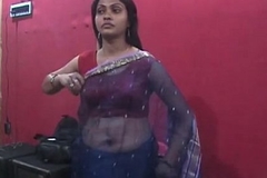 Sexy Desi With Deep Navel and Boobs