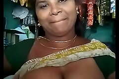 Sexy Tamil aunty showing the brush pair