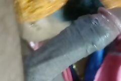 A sales girl in Kochi sucks her boyfriend's cock in her mouth