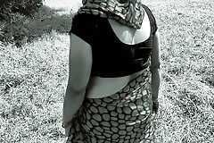Aunty jungle me Mangal noukar se chudai karwayi jungle me