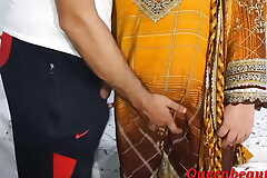 Desi Queen wants pregnant by the brush son-in-low in clear audio