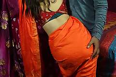 Cute Saree blBhabhi Gets Naughty Encircling Her Devar for roughsex after ice massage on her back in Hindi