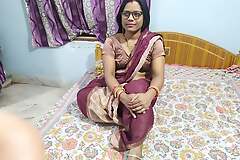 Indian Kolkata Get hitched Sushmita Sex in Doggy n Cowgirl Position on Saree then Creampie in will not hear of Hot Pussy with Mr Mishra on Xhamster
