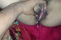 Hot aunty fucked in the night and cum dropped in her pussy