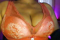 Bhabhi, crazy with the juice be incumbent on hot youth, is lovin’ by opening her bra and showing her gut through the saree.