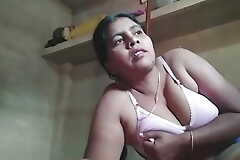 Indian Townsperson house wife leaked video call recording