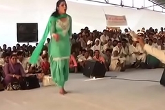 इसी​ डांस की वजह से सपना हुई थी हिट ! Sapna choudhary first beating dance HIGH