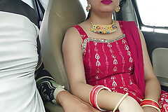 Cute Desi Indian Beautiful Bhabhi Gets Fucked with Huge Dick in car outdoor risky bring out sex.