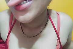 sexy Mumbai girl dancing in hindi famous song watch her nude sexy body