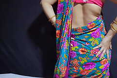 Beautyparlor' s bhabhi got fucked by her customer husband infront of her