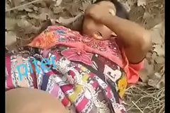 Cogiendo una indigena en el monte