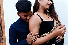 Indian porn star Tejaswini fucked by Aniket while she was doing her hair