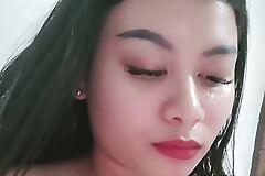 Cewek indo jilat nenen sange