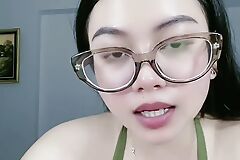 Sexy girl rocking thinly