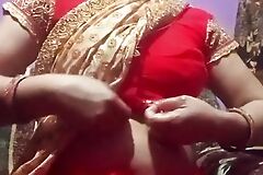 Indian bhabhi massage her huge boobs and fingerring her pussy