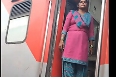 INDIAN Acquaint Hot Indian Nabour Girl Sucking Dick As a result Good And Recieve Warm Cum In Mouth