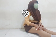 An Indonesian girl goes back to school