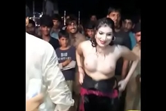 Sexy Dance Mujra in public flashing pair