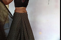 Bhabhi looked very gorgeous wearing a jet saree, brother-in-law made a mare and hit sister-in-law&#039;s ass loudly and boldl