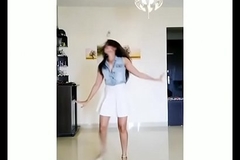 Hot desi girl with beamy pain in the neck dancing