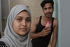 Indian Bhaijaan fell in love with a Pakistani Muslim girl and gave a kiss