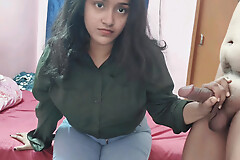 Horny Bengali Secretary Fucks her Boss in Delhi yon get her Raise yon maintain her Sexy Figure