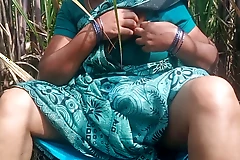 Tamil aunty masturbating beside sugarcane plantation