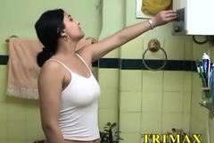 Mature Indian fuck movie MILF Masturbating In the matter of Shower Fucking Her Pussy